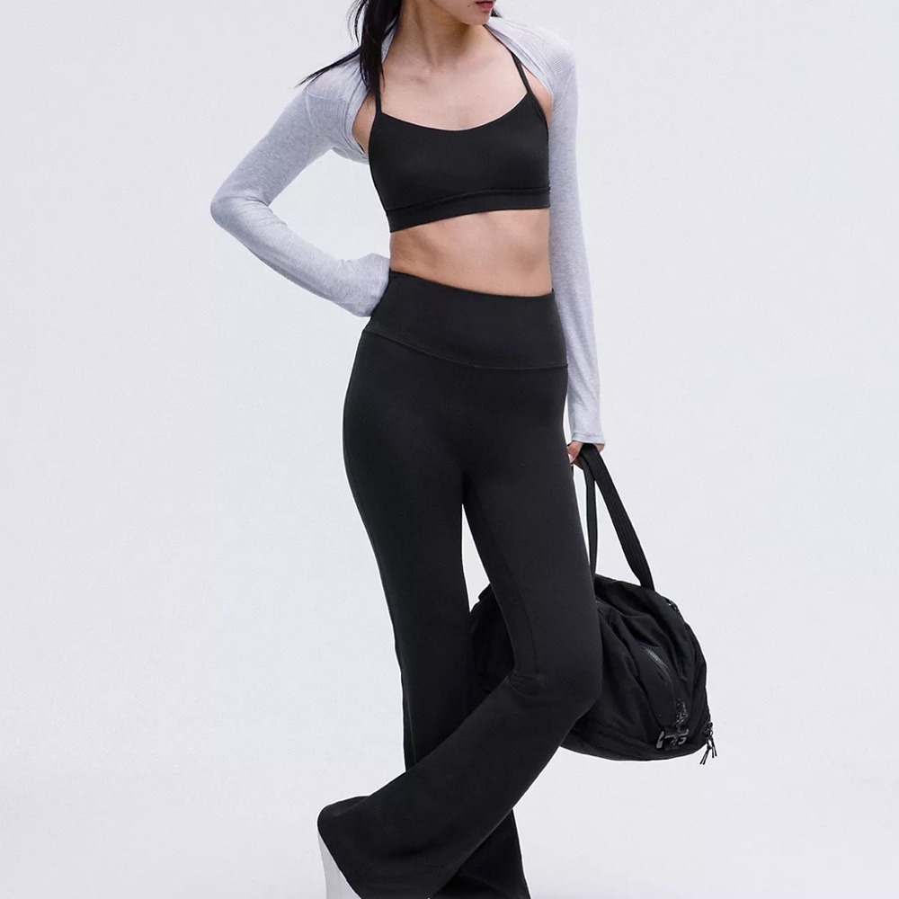 NWOT Groove Nulu Super-High-Rise Flared Pant, Regular, Black - Picture 2 of 10